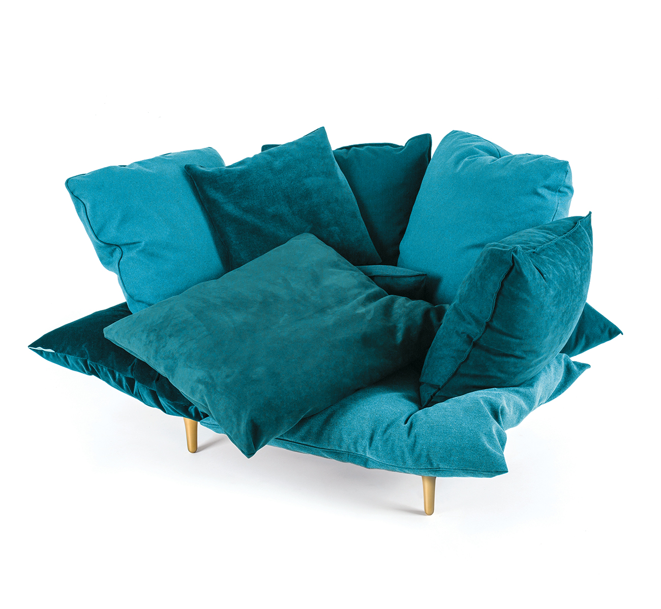 Very comfortable pillows armchair, with a fly attitude - Marcantonio design